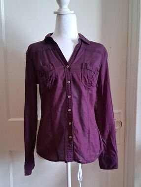 Express Women's Button-Down Shirt in Plum